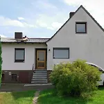 Glockenbruchweg Familien Mit 800qm Umzaeunten Garten, Bbq Pavilion, Gratis Fruehstueck, Parkplaetze, Wifi, Lage, So Privat Zu Hause * Kassel