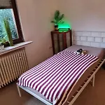 Glockenbruchweg Familien Mit 800qm Umzaeunten Garten, Bbq Pavilion, Gratis Fruehstueck, Parkplaetze, Wifi, Lage, So Privat Zu Hause Holiday home