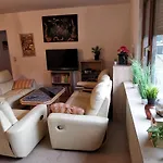 Glockenbruchweg Familien Mit 800qm Umzaeunten Garten, Bbq Pavilion, Gratis Fruehstueck, Parkplaetze, Wifi, Lage, So Privat Zu Hause Holiday home *