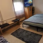 Glockenbruchweg Familien Mit 800qm Umzaeunten Garten, Bbq Pavilion, Gratis Fruehstueck, Parkplaetze, Wifi, Lage, So Privat Zu Hause Holiday home *