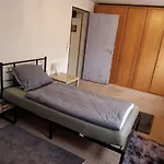 Holiday home Glockenbruchweg Familien Mit 800qm Umzaeunten Garten, Bbq Pavilion, Gratis Fruehstueck, Parkplaetze, Wifi, Lage, So Privat Zu Hause
