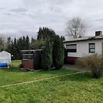 Glockenbruchweg Familien Mit 800qm Umzaeunten Garten, Bbq Pavilion, Gratis Fruehstueck, Parkplaetze, Wifi, Lage, So Privat Zu Hause * Kassel