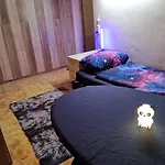 Glockenbruchweg Familien Mit 800qm Umzaeunten Garten, Bbq Pavilion, Gratis Fruehstueck, Parkplaetze, Wifi, Lage, So Privat Zu Hause * Kassel