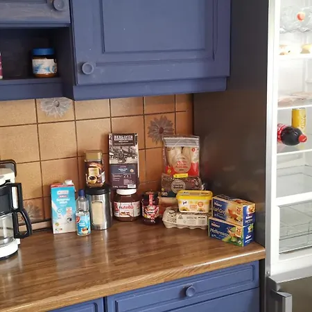 بيت للعطل Ganzes Mit 1000qm Garten In Kassel, Private Kueche, Bad Wc, Wohnzimmer, 4 Schlafzimmer, 7 Betten, Gratis Parkplaetze, Wifi, Bbq Pavillion, So Privat Zu Hause كاسيل