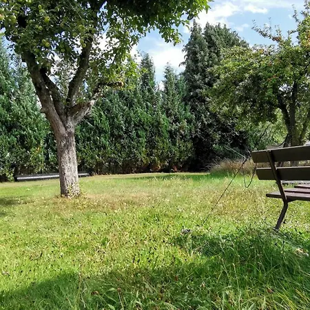 Ganzes Mit 1000qm Garten In Kassel, Private Kueche, Bad Wc, Wohnzimmer, 4 Schlafzimmer, 7 Betten, Gratis Parkplaetze, Wifi, Bbq Pavillion, So Privat Zu Hause بيت للعطل *