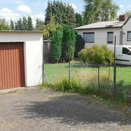 Ganzes Mit 1000qm Garten In Kassel, Private Kueche, Bad Wc, Wohnzimmer, 4 Schlafzimmer, 7 Betten, Gratis Parkplaetze, Wifi, Bbq Pavillion, So Privat Zu Hause