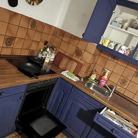 Ganzes Ferienhaus In Kassel Mit 800Qm Umzaeunten Garten, Grill Pavillon, Gratis Fruehstueck, Parkplaetze, Wifi, So Privat Wie Zu Hause Am Glockenbruchweg 別荘 *
