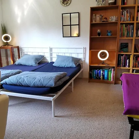 בית נופש Ganzes Ferienhaus Familien Resort Mit 800Qm Umzaeunten Garten Mit Grill Pavillon, 4 Zimmer Und Wohnzimmer, Kueche, Bad, Inkl Gratis Fruehstueck, Parkplaetze, Wifi, So Privat Wie Zu Hause, In Kassel Am Glockenbruchweg *