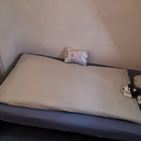 Ganzes Mit Garten, 5x Schlafzimmer, Wohnzimmer, Kueche, Bad, Dusche, 2xwc, Gratis Parkplaetze Wifi, Smart Tv, So Privat Zu Hause, Am Glockenbruchweg *