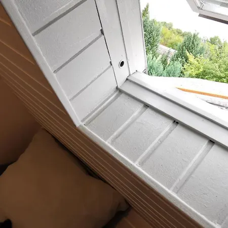 Ganzes Mit Garten, 5x Schlafzimmer, Wohnzimmer, Kueche, Bad, Dusche, 2xwc, Gratis Parkplaetze Wifi, Smart Tv, So Privat Zu Hause, Am Glockenbruchweg Hébergement de vacances *