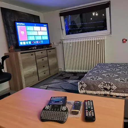 Hébergement de vacances Ganzes Mit Garten, 5x Schlafzimmer, Wohnzimmer, Kueche, Bad, Dusche, 2xwc, Gratis Parkplaetze Wifi, Smart Tv, So Privat Zu Hause, Am Glockenbruchweg *