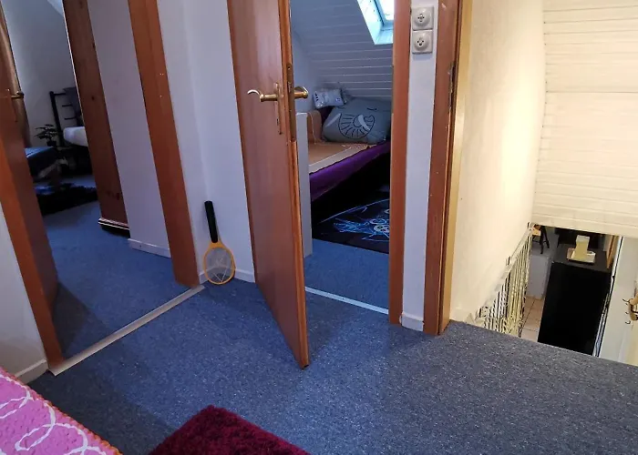 Дом отдыха Ganzes 120Qm Komfort Ferienhaus Mit 800Qm Umzaeunten Garten, 4 Schlafzimmer, Private Kueche, Wohnzimmer, Badezimmer Und Wc, Inkl Gratis Fruehstueck, Parkplaetze, Wifi, Top Lage, So Privat Wie Zu Hause