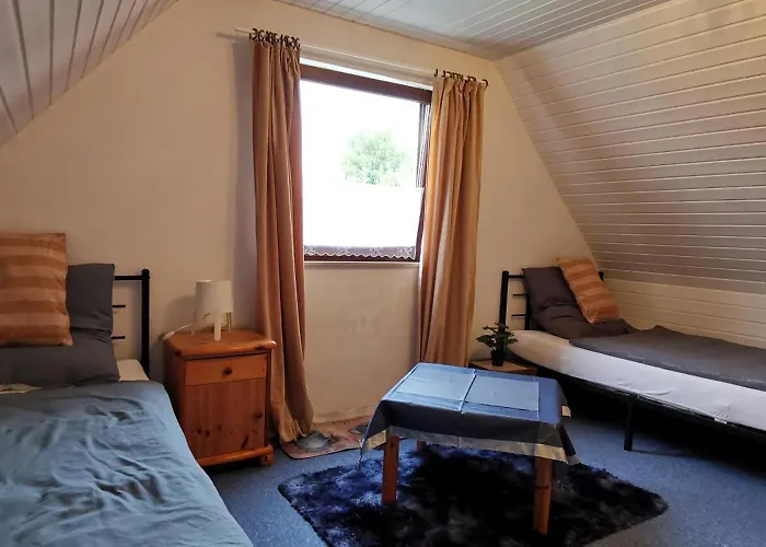 Ganzes 120Qm Komfort Ferienhaus Mit 800Qm Umzaeunten Garten, 4 Schlafzimmer, Private Kueche, Wohnzimmer, Badezimmer Und Wc, Inkl Gratis Fruehstueck, Parkplaetze, Wifi, Top Lage, So Privat Wie Zu Hause