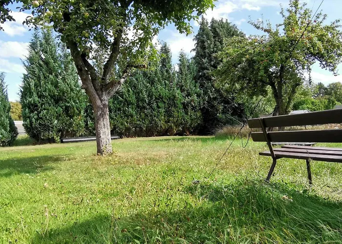 Ganzes 120Qm Komfort Ferienhaus Mit 800Qm Umzaeunten Garten, 4 Schlafzimmer, Private Kueche, Wohnzimmer, Badezimmer Und Wc, Inkl Gratis Fruehstueck, Parkplaetze, Wifi, Top Lage, So Privat Wie Zu Hause 別荘 *