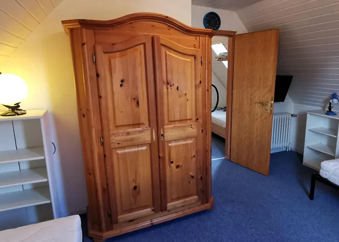 Ganzes 120Qm Komfort Ferienhaus Mit 800Qm Umzaeunten Garten, 4 Schlafzimmer, Private Kueche, Wohnzimmer, Badezimmer Und Wc, Inkl Gratis Fruehstueck, Parkplaetze, Wifi, Top Lage, So Privat Wie Zu Hause 別荘