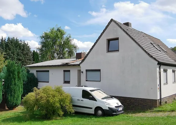 Ganzes 120Qm Komfort Ferienhaus Mit 800Qm Umzaeunten Garten, 4 Schlafzimmer, Private Kueche, Wohnzimmer, Badezimmer Und Wc, Inkl Gratis Fruehstueck, Parkplaetze, Wifi, Top Lage, So Privat Wie Zu Hause *