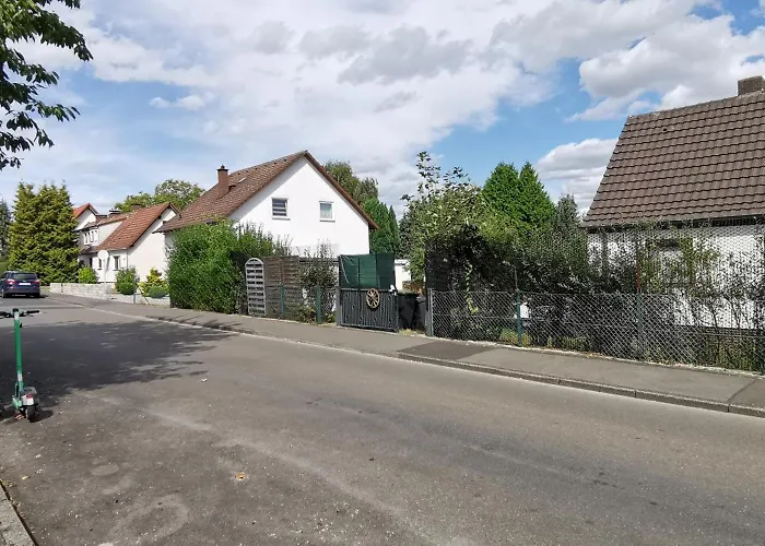 度假居 Ganzes Ferienhaus Familien Resort Mit 800Qm Umzaeunten Garten, Inkl Gratis Fruehstueck, Parkplaetze, Wifi, Kassel Top Lage, So Privat Wie Zu Hause *