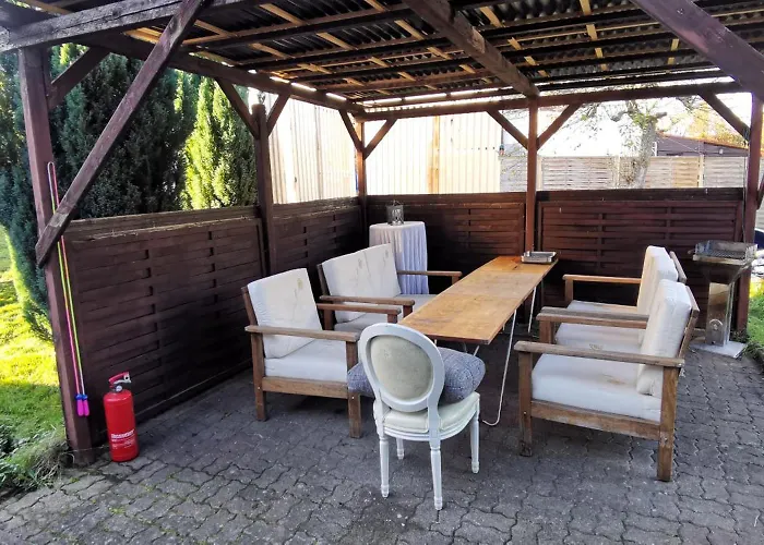 Ganzes 120Qm Komfort Ferienhaus Mit 800Qm Umzaeunten Garten, 4 Schlafzimmer, Private Kueche, Wohnzimmer, Badezimmer Und Wc, Inkl Gratis Fruehstueck, Parkplaetze, Wifi, Top Lage, So Privat Wie Zu Hause カッセル