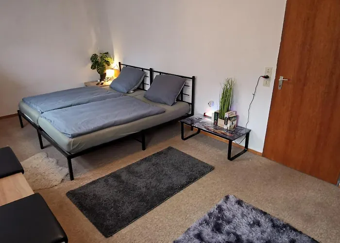 Ganzes 120Qm Komfort Ferienhaus Mit 800Qm Umzaeunten Garten, 4 Schlafzimmer, Private Kueche, Wohnzimmer, Badezimmer Und Wc, Inkl Gratis Fruehstueck, Parkplaetze, Wifi, Top Lage, So Privat Wie Zu Hause
