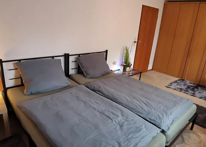 Ganzes Familien Mit 800qm Umzaeunten Garten, Inkl Gratis Fruehstueck, Parkplaetze, Wifi, Lage, So Privat Zu Hause 카셀