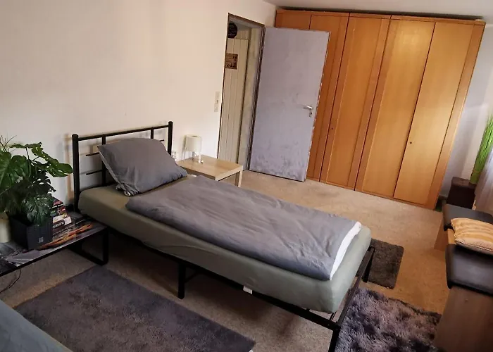 度假居 Ganzes Ferienhaus Familien Resort Mit 800Qm Umzaeunten Garten, Inkl Gratis Fruehstueck, Parkplaetze, Wifi, Kassel Top Lage, So Privat Wie Zu Hause