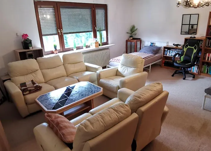 Ganzes Ferienhaus Familien Resort Mit 800Qm Umzaeunten Garten, Inkl Gratis Fruehstueck, Parkplaetze, Wifi, Kassel Top Lage, So Privat Wie Zu Hause *