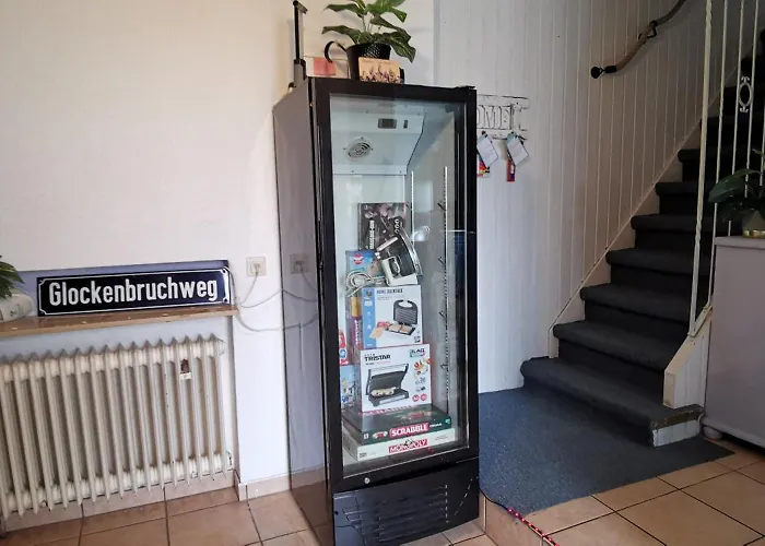 度假居 Ganzes Ferienhaus Familien Resort Mit 800Qm Umzaeunten Garten, Inkl Gratis Fruehstueck, Parkplaetze, Wifi, Kassel Top Lage, So Privat Wie Zu Hause